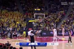 有點(diǎn)離譜！王哲林罰球三不沾，周鵬吐槽：大王一定是覺得罰球太簡(jiǎn)單了，不想進(jìn)