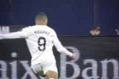 總有人能站出來！皇馬球迷：我們，永遠(yuǎn)不缺關(guān)鍵先生！