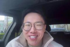 怎么折都有面兒~甲亢哥現(xiàn)場提了三臺(tái)華為三折疊