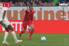 拜仁鎖定勝局！薩內(nèi)禁區(qū)內(nèi)傳中造馬西瑪自擺烏龍！