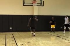 名人堂級別！安東尼打球永遠(yuǎn)那么絲滑！