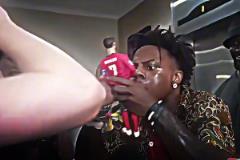 逆天！甲亢哥脫“C羅”褲子，并做一些不可描述的事