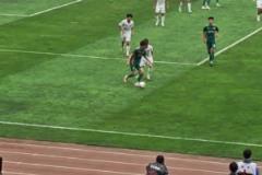 無(wú)語(yǔ)！老哥在車(chē)?yán)锟椿蜀R被絕殺，結(jié)果來(lái)了倆小毛賊偷車(chē)