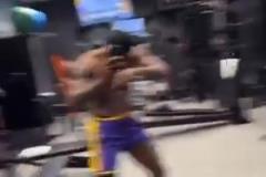 唱跳rap籃球！老詹這段唱跳rap什么水平哈哈哈哈