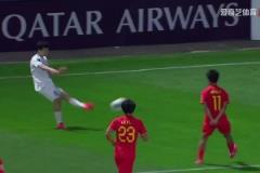 國(guó)少遭反超出線危！解說：我們替補(bǔ)球員難道比場(chǎng)上沒體力球員差嗎