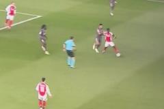 球迷曬視頻：這就是我們需要薩卡的原因！兩次造犯規(guī)賴斯兩次破門