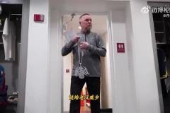 以后還能見到激情演講嗎？馬龍此前把隊內(nèi)最佳防守大金鏈頒給威少