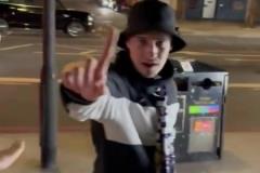 3-0完勝皇馬占先機！賽后阿森納球迷在街上嘲諷皇馬球迷