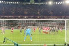 真的無解！球門后視角觀看賴斯的兩個任意球，庫爾圖瓦鞭長莫及