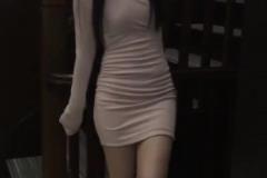 籃球網(wǎng)紅哎呦薇超短裙小媽風(fēng)穿搭 滿滿的反差感！