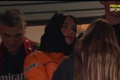 啪姐竟是阿森納球迷，現(xiàn)場觀戰(zhàn)阿森納vs皇馬穿著十分保守