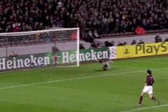 德國(guó)大炮！巴拉克面對(duì)利物浦的左腳超級(jí)遠(yuǎn)射