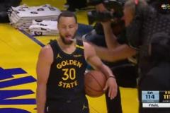 冰火兩重天！燈亮球進(jìn)馬刺眾將瘋狂慶祝 庫里獨(dú)自抱著球落寞踱步