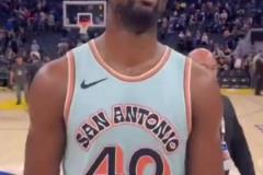 卡子哥今天主打一個飛天遁地，在為季后賽熱身呢！？