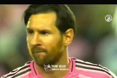 梅西現(xiàn)在是真愛(ài)這個(gè)發(fā)型??！依舊是飄逸的長(zhǎng)發(fā)