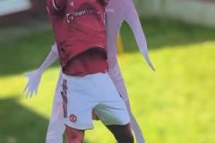 妙??！球迷根據(jù)球員人物特點(diǎn)，做出經(jīng)典還原裝置