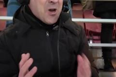 現(xiàn)場(chǎng)的土耳其解說(shuō)員大吼：第一個(gè)像卡洛斯，第二個(gè)像貝克漢姆