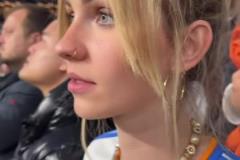 皇馬女球迷看到姆巴佩后流口水這是嚇得還是崇拜啊~