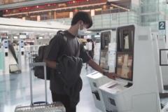 他的大學(xué)論文，怎么快速過人…