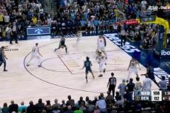 今天的威少香不香！威少積極協(xié)防造成伊迪空藍(lán)不進(jìn)24秒違例