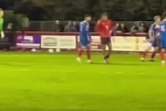 英格蘭低級別門將凌空剪刀腳絕平，網(wǎng)友：守門還進球，奧納納來學(xué)