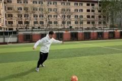 沒想到歐冠結(jié)束3天，中國球員就踢出了超越賴斯的弧線球