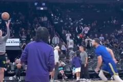 賽前就扣一扣吧！庫里的熱身還是那么有意思！