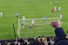 現(xiàn)場(chǎng)實(shí)拍卡蘭加為大連扳平，看臺(tái)大連球迷沸騰了