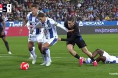 太可惜了！費(fèi)爾明停球連續(xù)戲耍過人打偏！進(jìn)了就是生涯最佳！