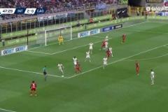 國米下半場丟球！皮科利禁區(qū)內(nèi)毫無壓力頭槌彈地破門！