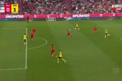 拜仁丟球！金玟哉防守低級失誤！拜爾頭槌打破僵局！