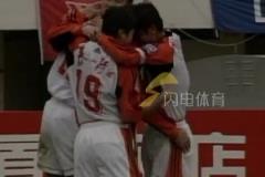 小伙伴們有沒(méi)有在泉城廣場(chǎng)大屏看球的經(jīng)歷？