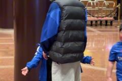 誰(shuí)懂啊劉誠(chéng)宇06年才18歲，劉誠(chéng)宇臉都紅到耳根了