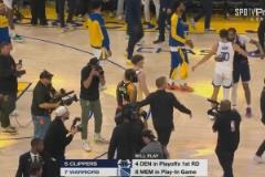 加時賽12分無解表現(xiàn)率隊獲勝！哈登賽后臉上笑容藏不住呀