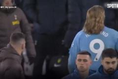 逆天！守門員扭屁股嘲諷拉莫斯裁判竟然毫無表示