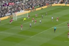 巴因德爾立功！撲出了伊薩克幾乎可以說是必進(jìn)的球