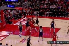 這彈速太恐怖了！阿門一步暴起直接暴扣，約基奇在籃下只能目送！