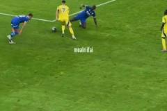 一個(gè)純粹的運(yùn)動(dòng)員！40歲的C羅依然在為他心愛的足球奔跑！