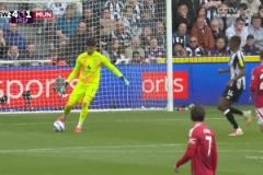 玄學(xué)定律！詹俊配張路門將叕失誤！這次是巴因德爾！