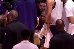 因與球星矛盾下課？？杜蘭特此前暫停時暴起，對教練布登大聲喊話