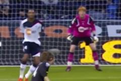 太震撼了！莫德里奇還在熱刺時(shí)，就已展現(xiàn)極強(qiáng)的遠(yuǎn)射功力！