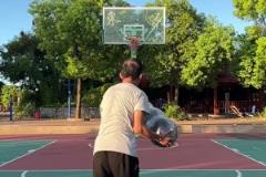 隊(duì)友紛紛送上祝賀，實(shí)拍：中國球員塞爾吉尼奧打進(jìn)入籍后首球