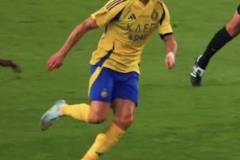 太拼了！比賽進(jìn)行到了第102分鐘，C羅還在咬牙沖刺！