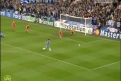 不過癮就再來一次！德羅巴08歐冠半決賽進球后激情滑跪