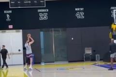 湖人的秘密武器要復(fù)出了？克萊伯今天訓練了底角三分