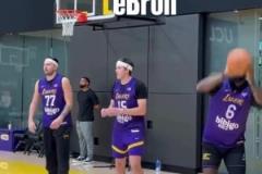 洛杉磯發(fā)帶三巨頭！詹姆斯東契奇里夫斯苦練三分球備戰(zhàn)季后賽