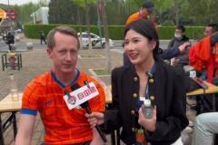 英國足球哥接受美女主持采訪：我最喜歡王大雷，因為他才喜歡泰山