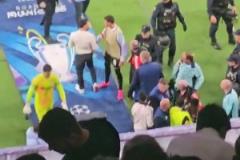 馬卡報曝卡瓦哈爾發(fā)怒原因：不滿薩卡踢出勺子點球，這是羞辱