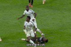 呂迪格vs阿森納犯規(guī)合集：全場多次惡劣犯規(guī)僅吃一黃