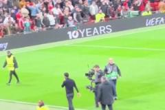 曼聯(lián)上演超級大逆轉(zhuǎn)！阿莫林離場球迷送上掌聲！